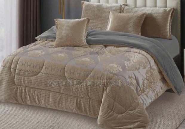 3 Pieces Flannel Duvet Cover Set - 6*7, Elegant Design