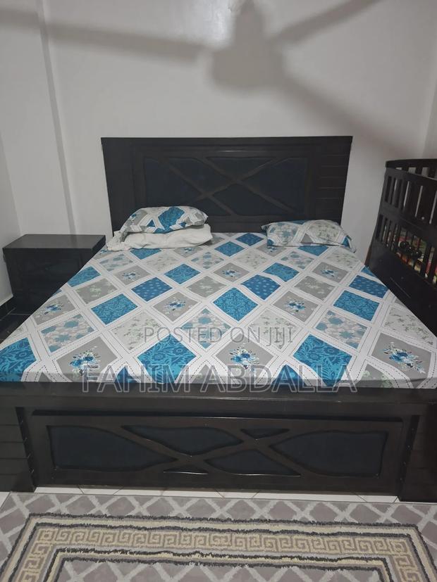 7 by 8 King Size Bed With 2 Nightstands and Dressing Table - thumbnail 7