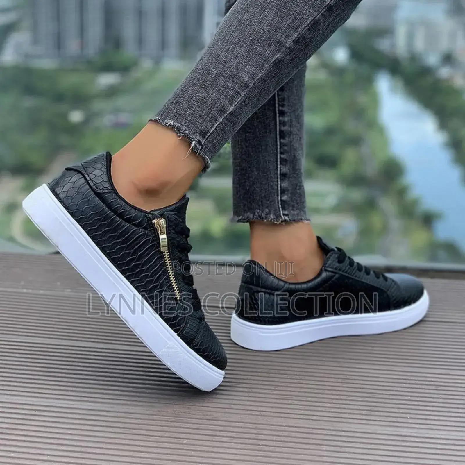 Zipper B/W Unisex ,Unisex Zipper Sizes 36-42