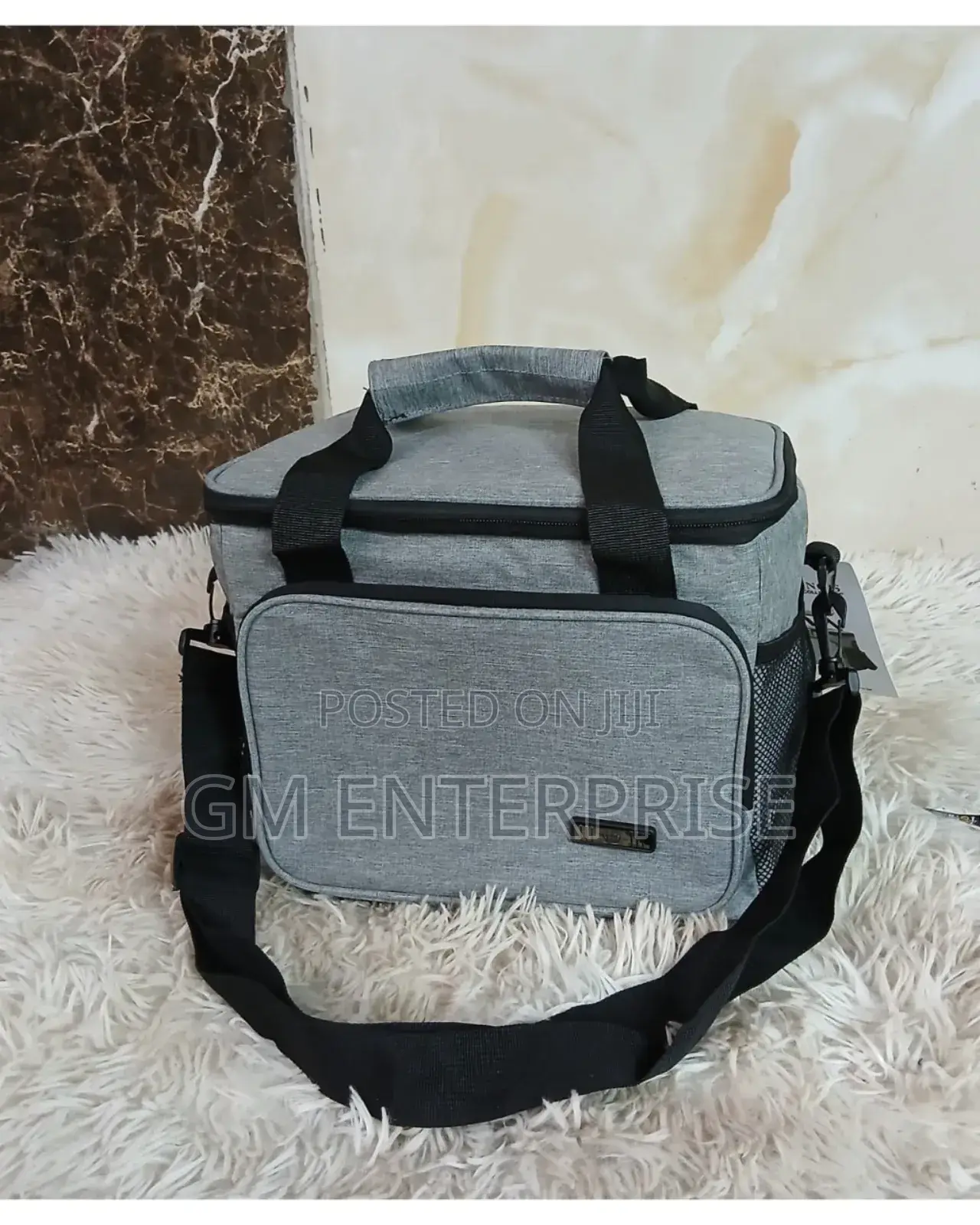 Lunch Bag/ Cooler Bag
Quality