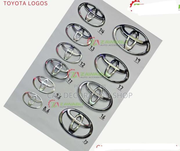 Toyota Chrome Logos in Different Sizes - main view