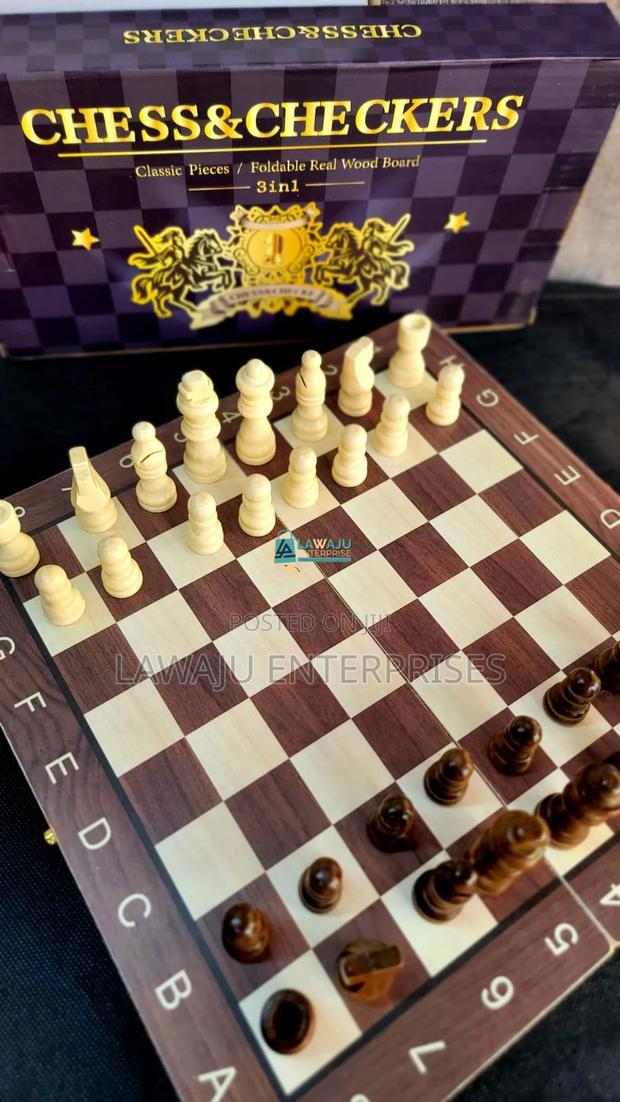 Foldable Wooden Chess - main view