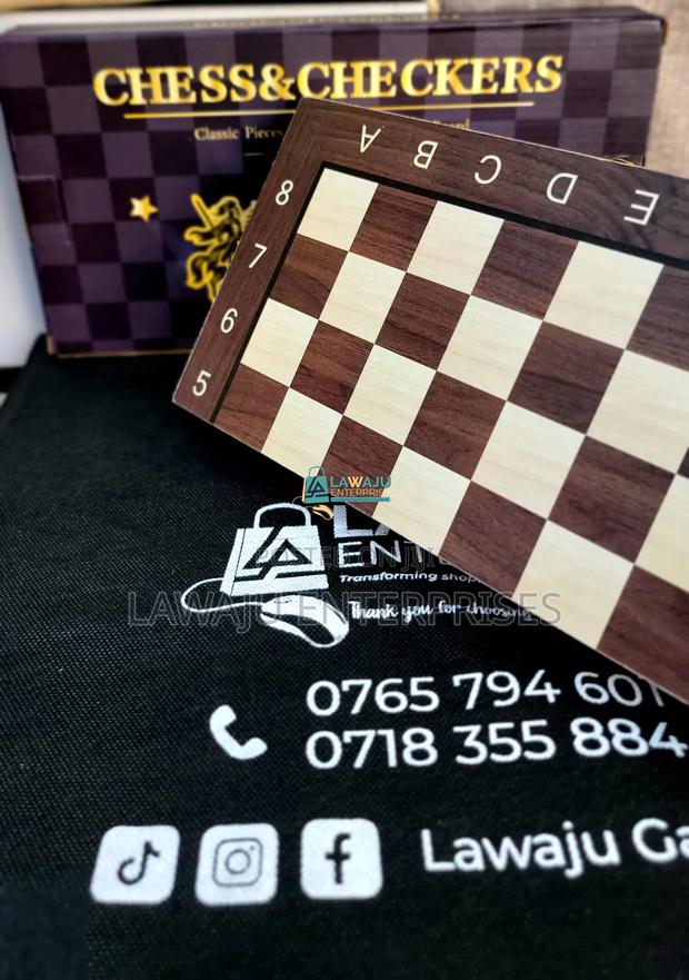 Foldable Wooden Chess - main view