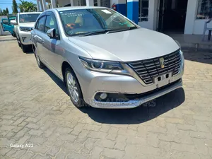 Toyota Premio 2019 Silver