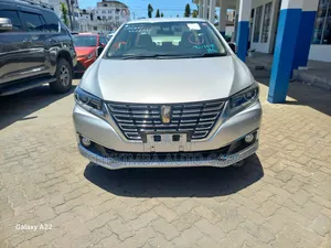 Toyota Premio 2019 Silver