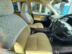 Toyota Premio 2019 Silver