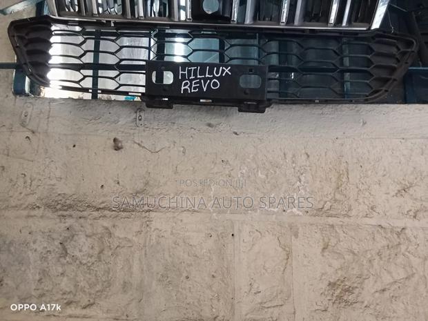 Lower Bumper Grill Toyota Hilux Revolution