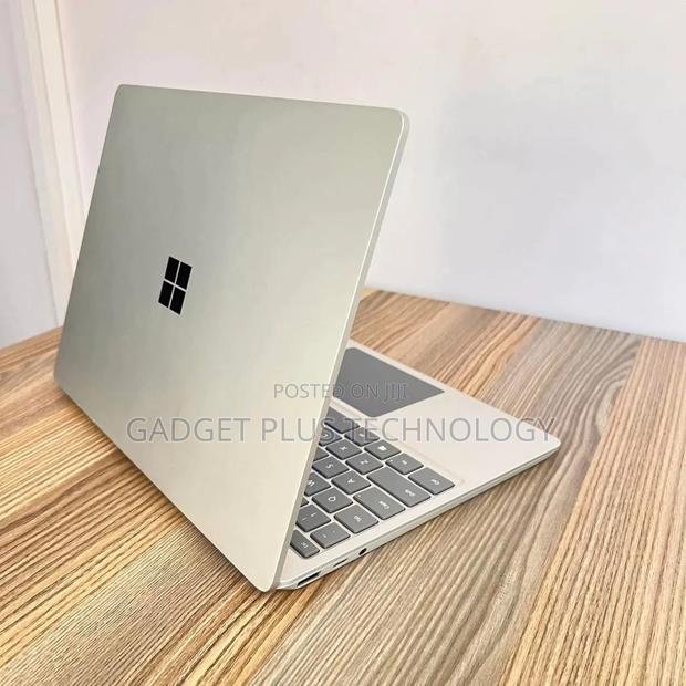 Laptop Microsoft Surface Go 16GB Intel Core I5 SSD 256GB - main view