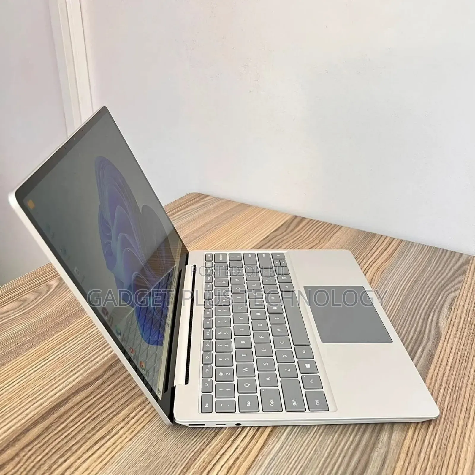 Laptop Microsoft Surface Go 16GB Intel Core I5 SSD 256GB