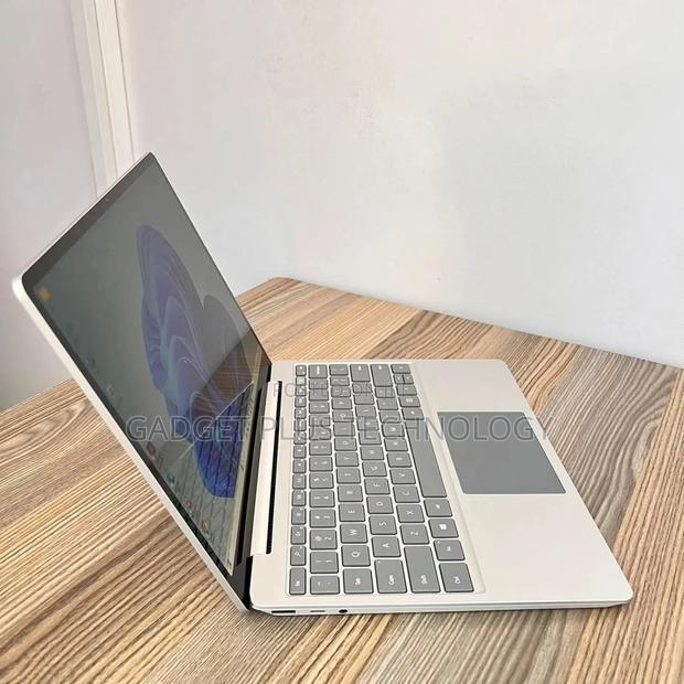 Laptop Microsoft Surface Go 16GB Intel Core I5 SSD 256GB - thumbnail 2