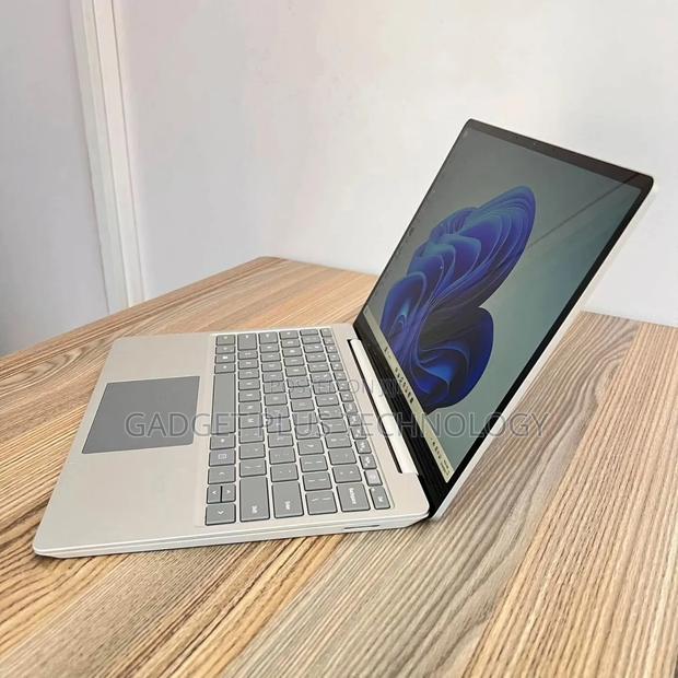 Laptop Microsoft Surface Go 16GB Intel Core I5 SSD 256GB - thumbnail 3