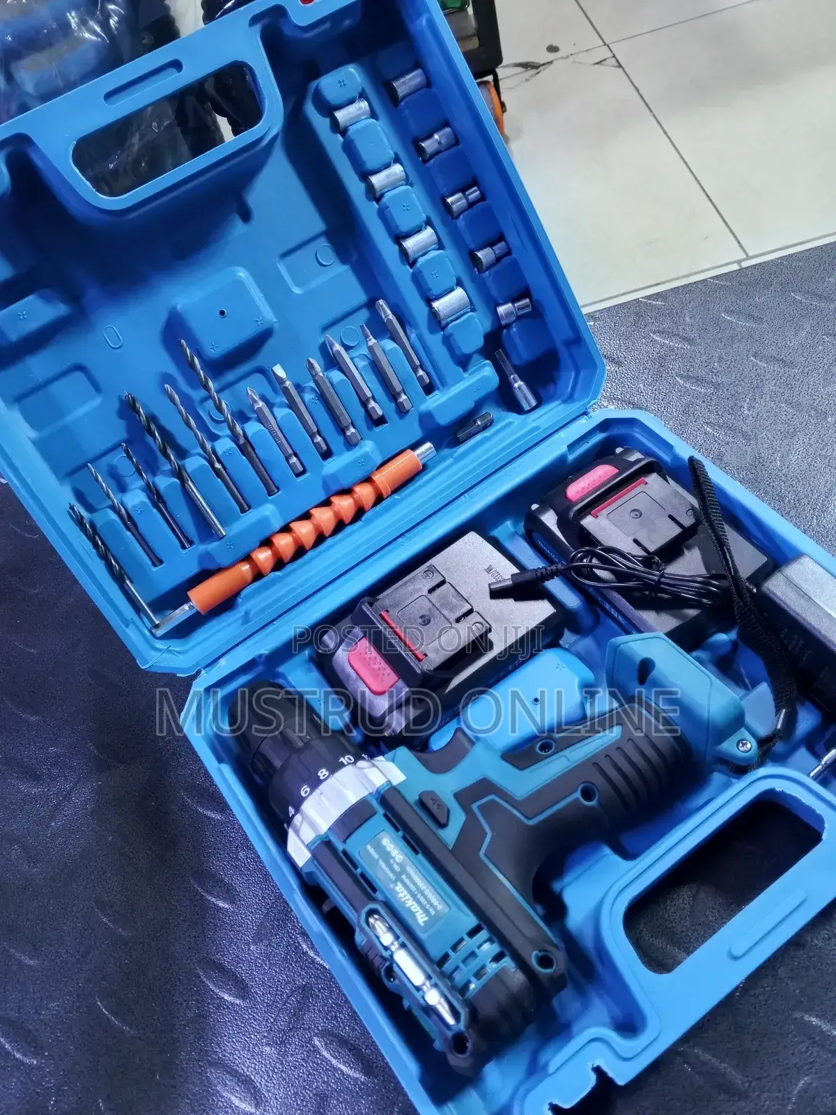 Makita Rechargeable Drill/Makita Cordless Drill 26v