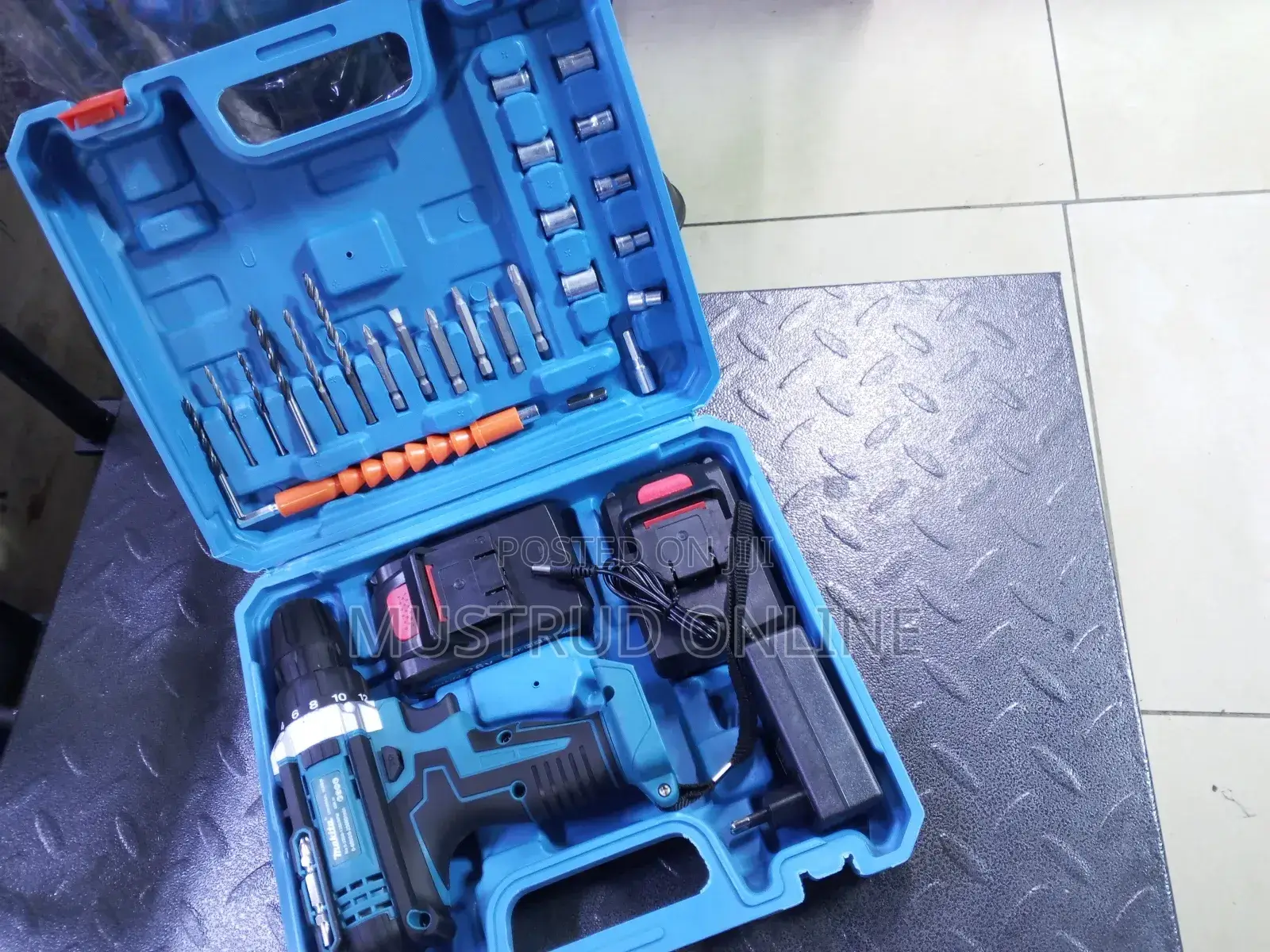 Makita Rechargeable Drill/Makita Cordless Drill 26v