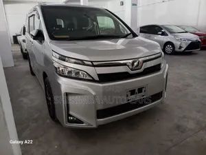 Toyota Voxy 2019 Silver