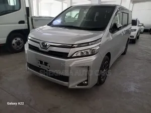 Toyota Voxy 2019 Silver