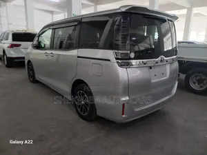 Toyota Voxy 2019 Silver
