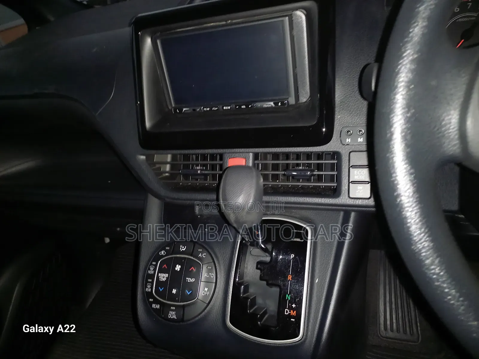 Toyota Voxy 2019 Silver