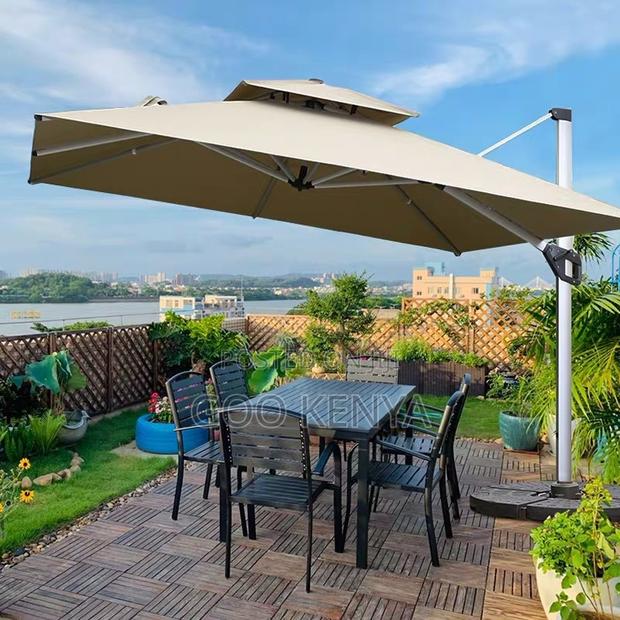 Outdoor Garden Umbrella; Large Aluminum Offset Solar Patio Umbrella