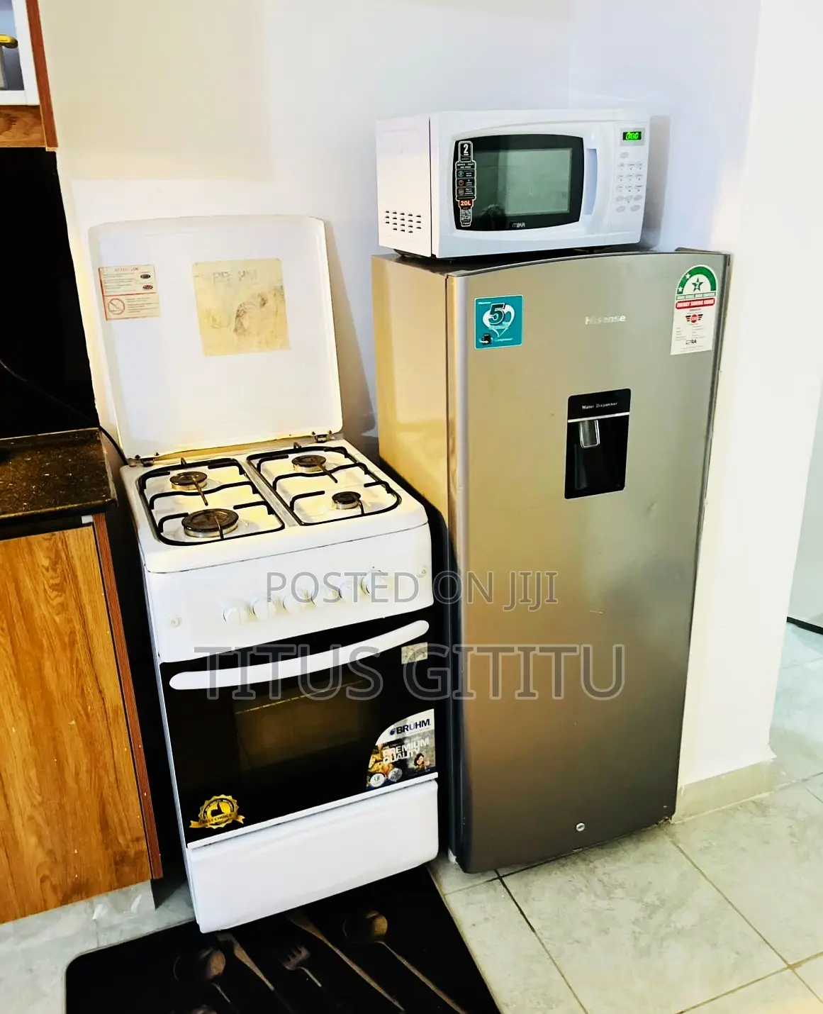 Stylish 2-Bedroom Airbnb in Roysambu King Beds, Netflix,Wifi Parking