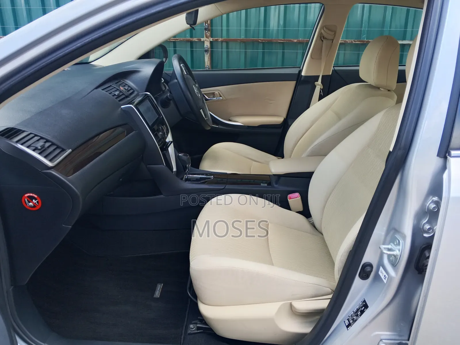 Toyota Premio 2019 Silver