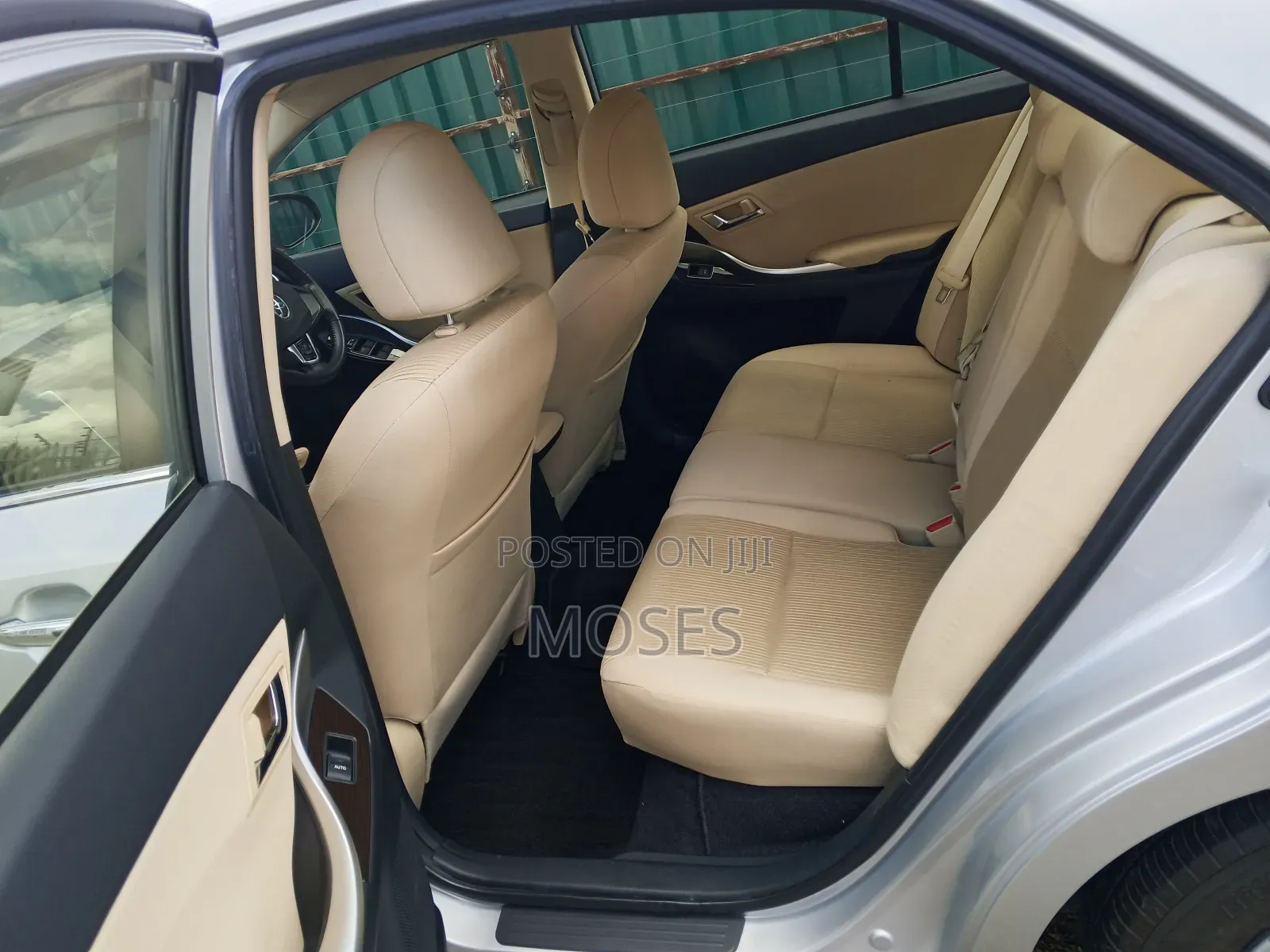 Toyota Premio 2019 Silver
