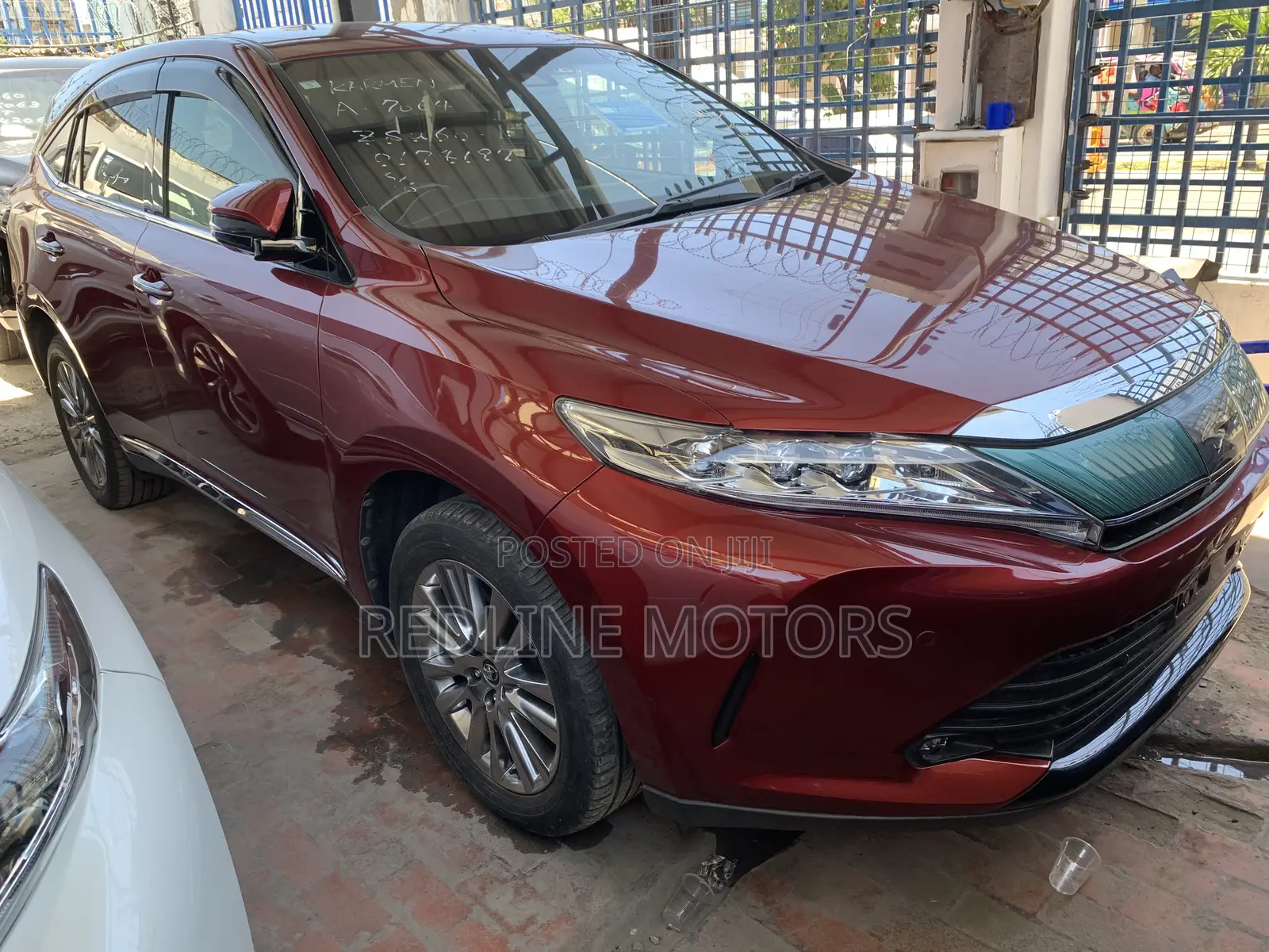 Toyota Harrier 2.0 4WD 2018 Red