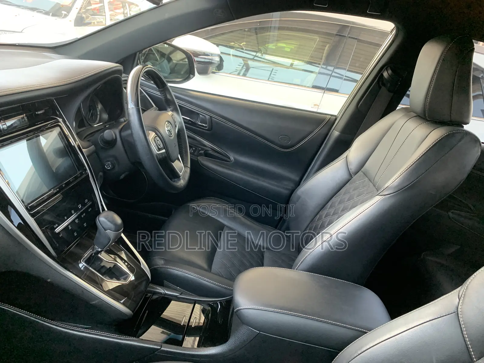 Toyota Harrier 2.0 4WD 2018 Red