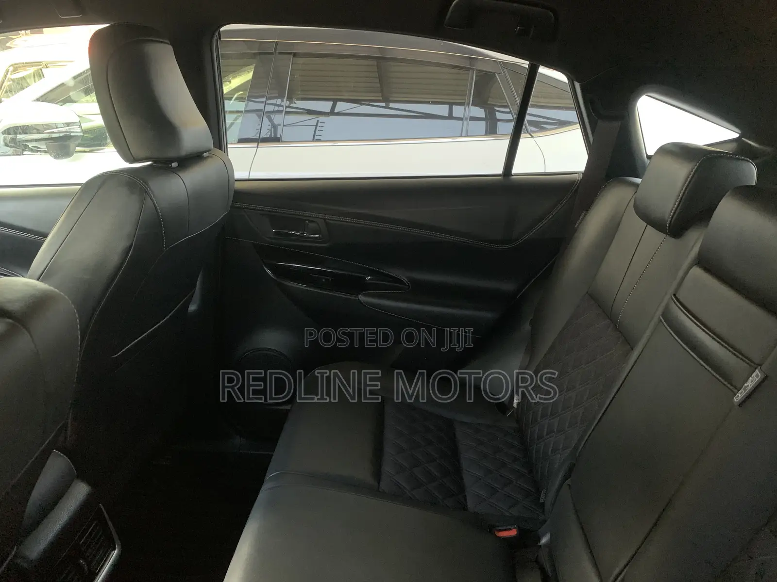 Toyota Harrier 2.0 4WD 2018 Red
