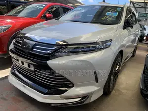 Toyota Harrier 2.0 4WD 2018 Pearl