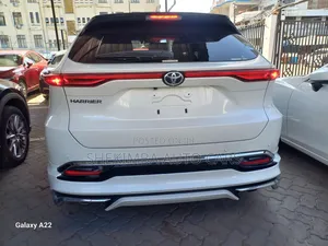 Toyota Harrier 2.0 2020 White
