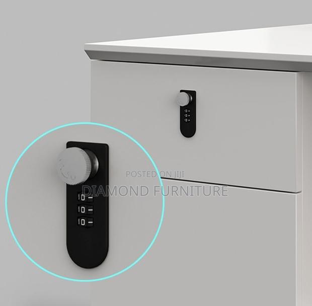Modern 4-Way Modular Office Workstation Desk - thumbnail 2
