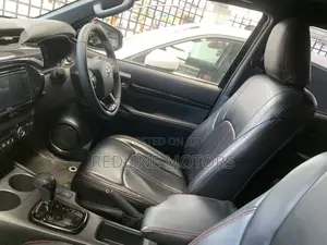 Toyota Hilux Revo Double Cab Deisel 2.4 RWD 2019 Black