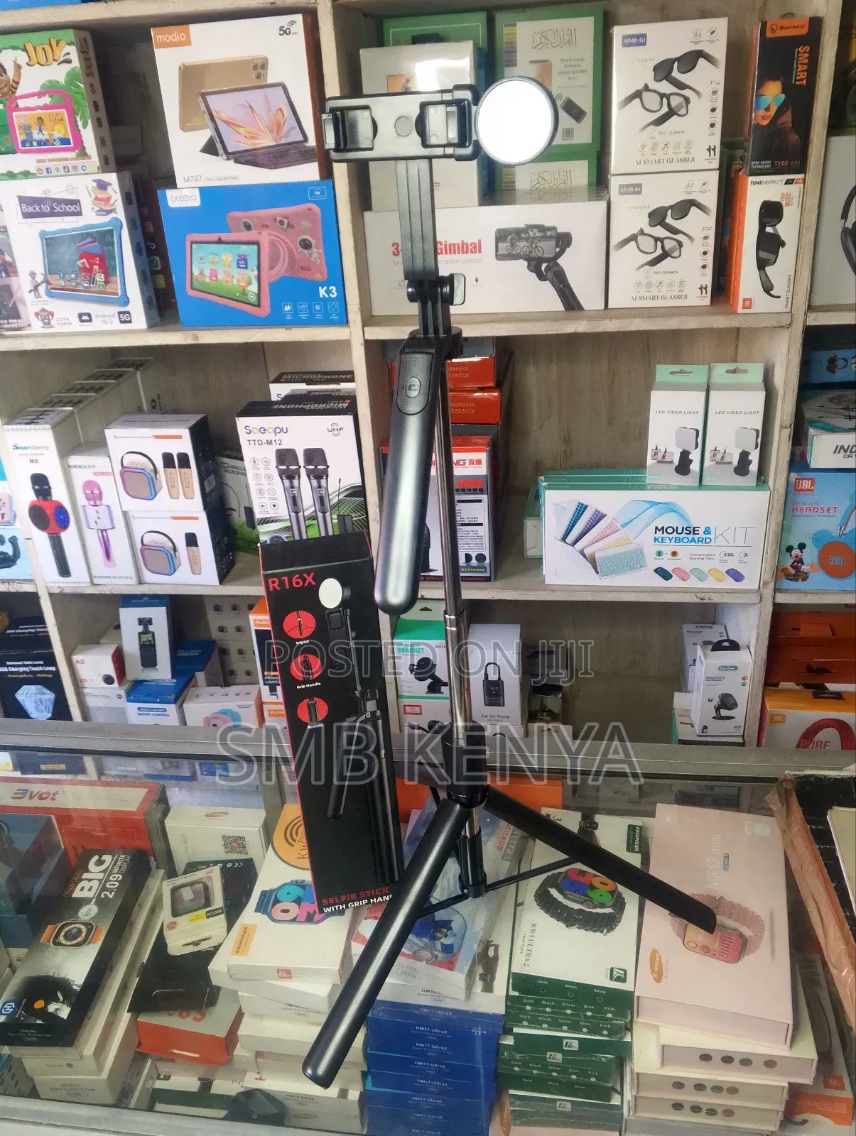 R16x Selfie Stick, Bluetooth,Tripod