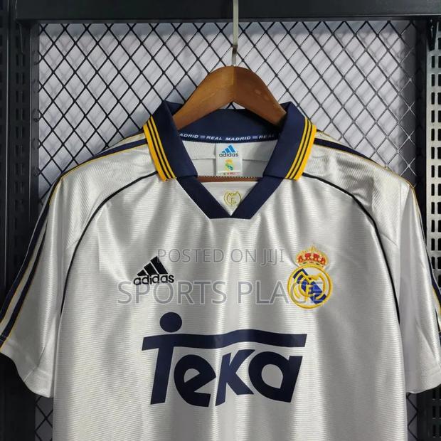 Real Madrid 1998/00 Home Retro Jersey - thumbnail 2