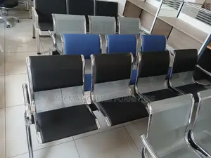 4-Link Durable Metal Waiting Bench