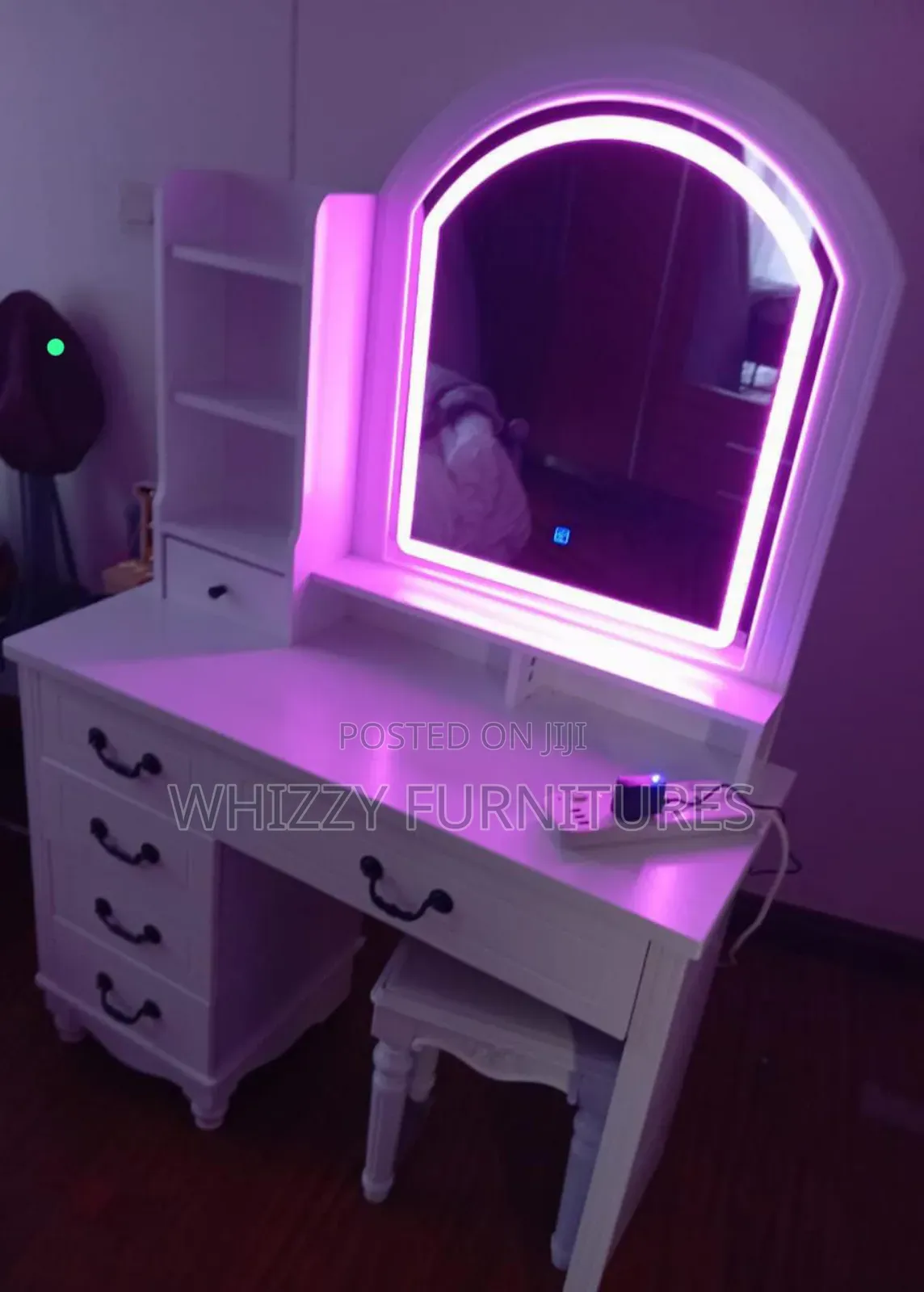 Dressing Table With Lighted Mirror