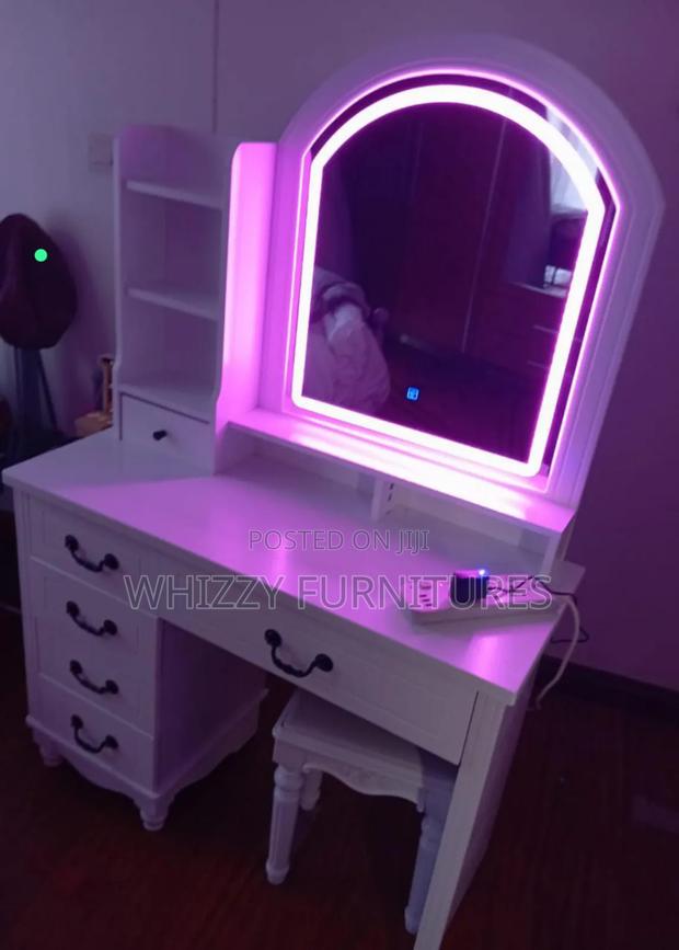 Dressing Table With Lighted Mirror
