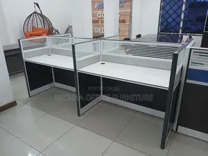 4-Persons Modern Dual Workstation With Collaboration-Ready