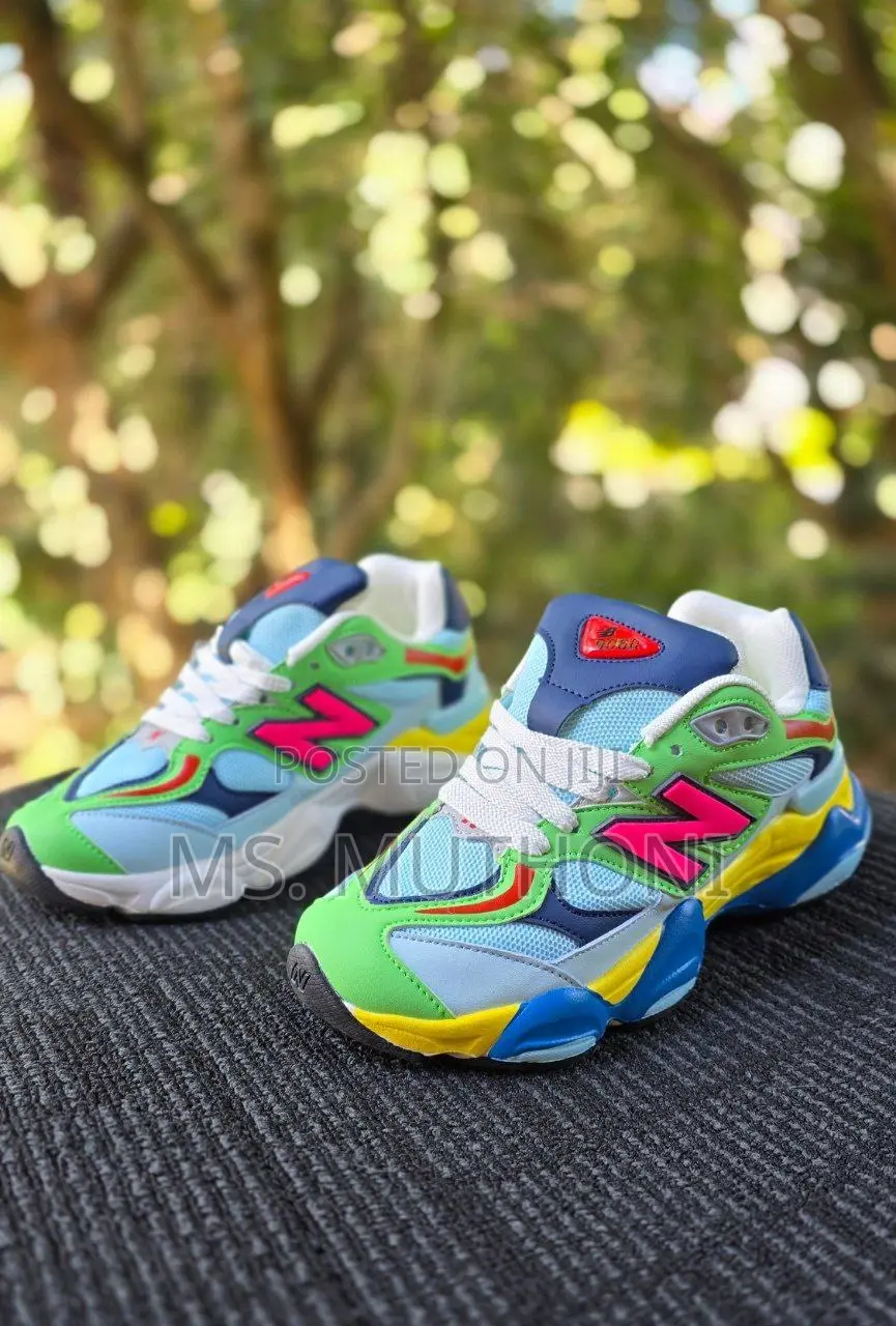 New Balance 9060 Pop of Color Sizes: 36 37 38 39 40
