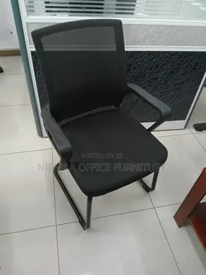 Sleek Comfort for Modern Workspaces Visitor Seat