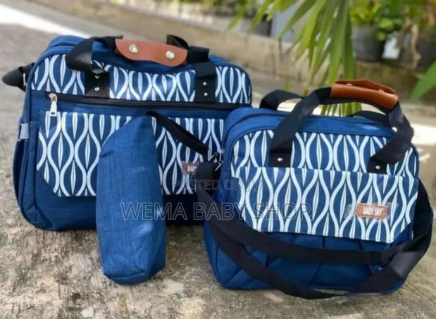 Spacious 4 in 1 Baby Diaper/Clinic Bag - thumbnail 2