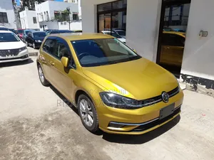 Volkswagen Golf 2018 Gold