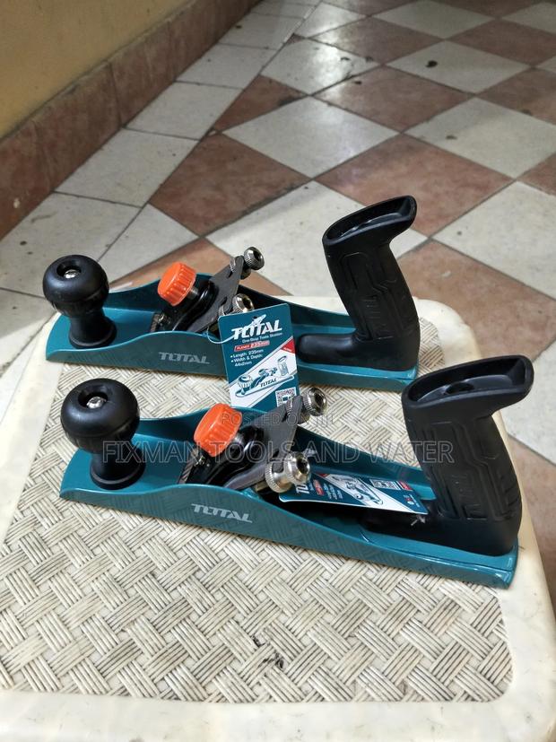 Very Sharp Total Hand Planer + Free Blade - main view