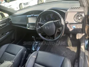 Toyota Corolla Fielder 1.5 Hybrid FWD 2019 Blue