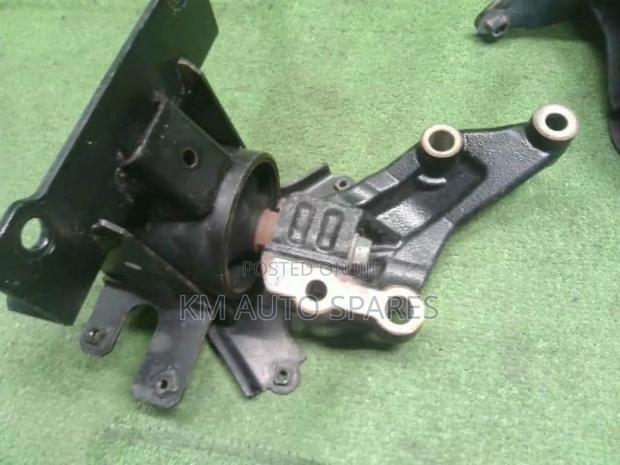 Suzuki Solio Gearbox Mount.