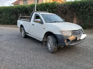 Mitsubishi L200 Single Cab 2.5 TD 4WD 2014 White