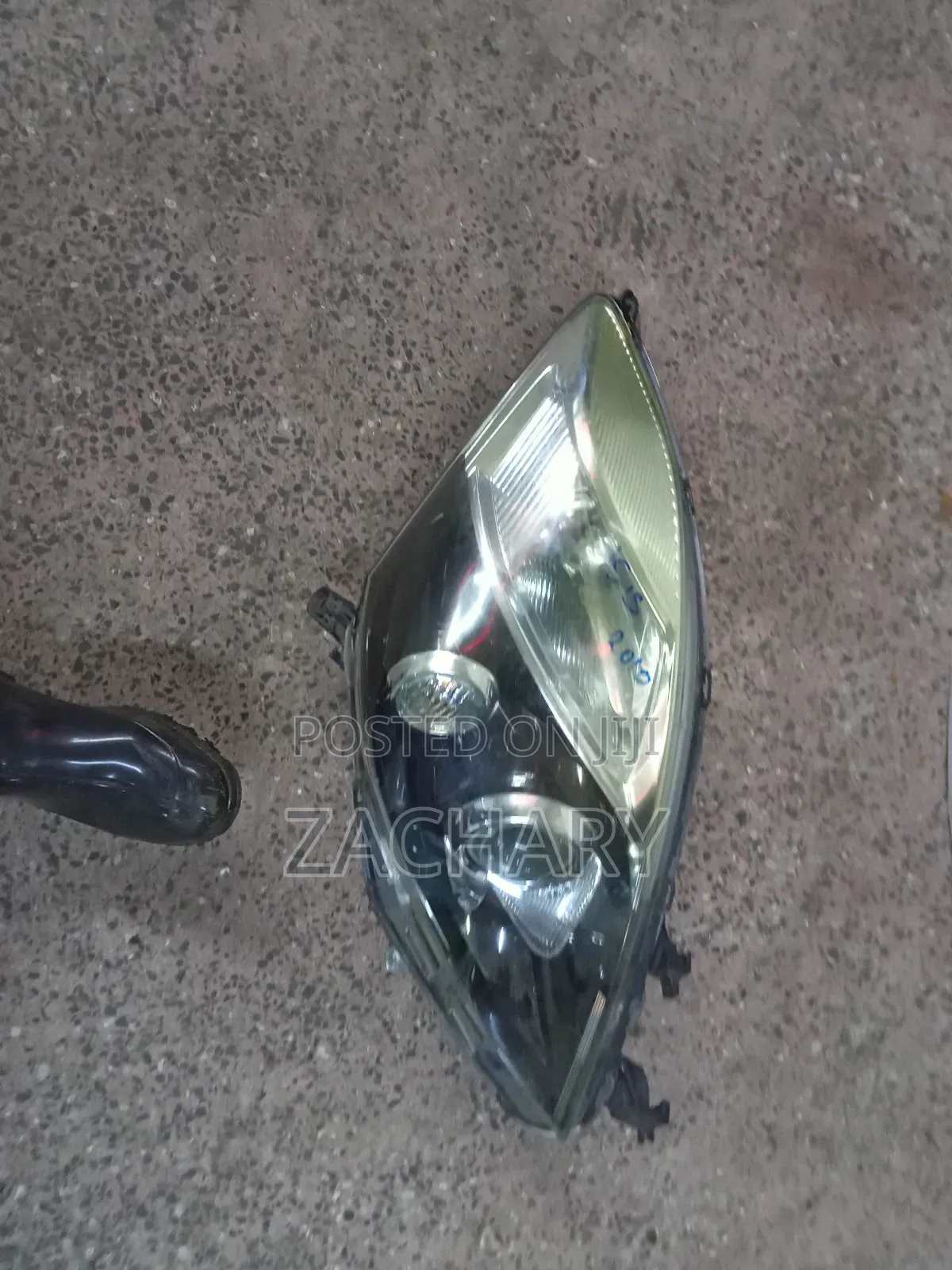 Isis 2010 Headlight