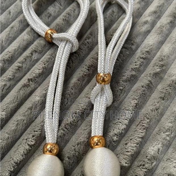 Upgraded Modern Pearl Curtain Holders - thumbnail 4