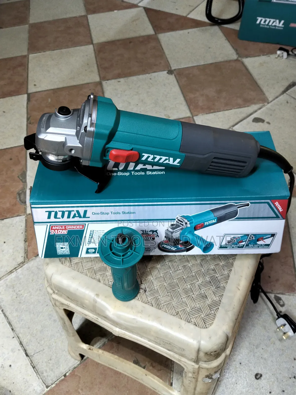 Total Angle Grinder 710 Watts  Free 4.5 Inches Disc
