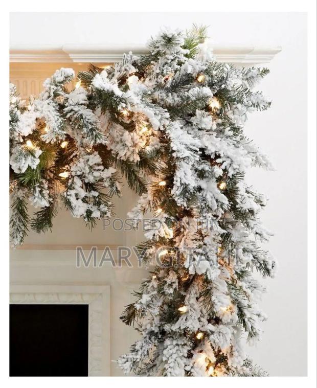 *2.5m Christmas Snow Flocked Garland*